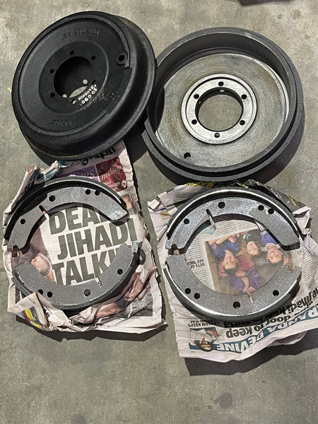 RECONDITIONED PAIR - BRAKE DRUM MGA 1500 WIRE WHEEL FRONT + SHOES - INCLUDES DELIVERY