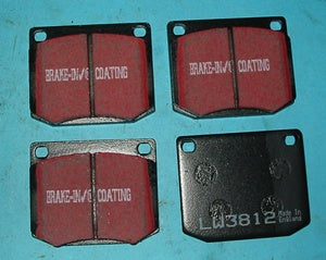 DISC PAD SET TRIUMPH GT6 66-71 TR4 62-65 + TR4A + TR5 + TR6 1972 BLACKSTUFF - INCLUDES DELIVERY
