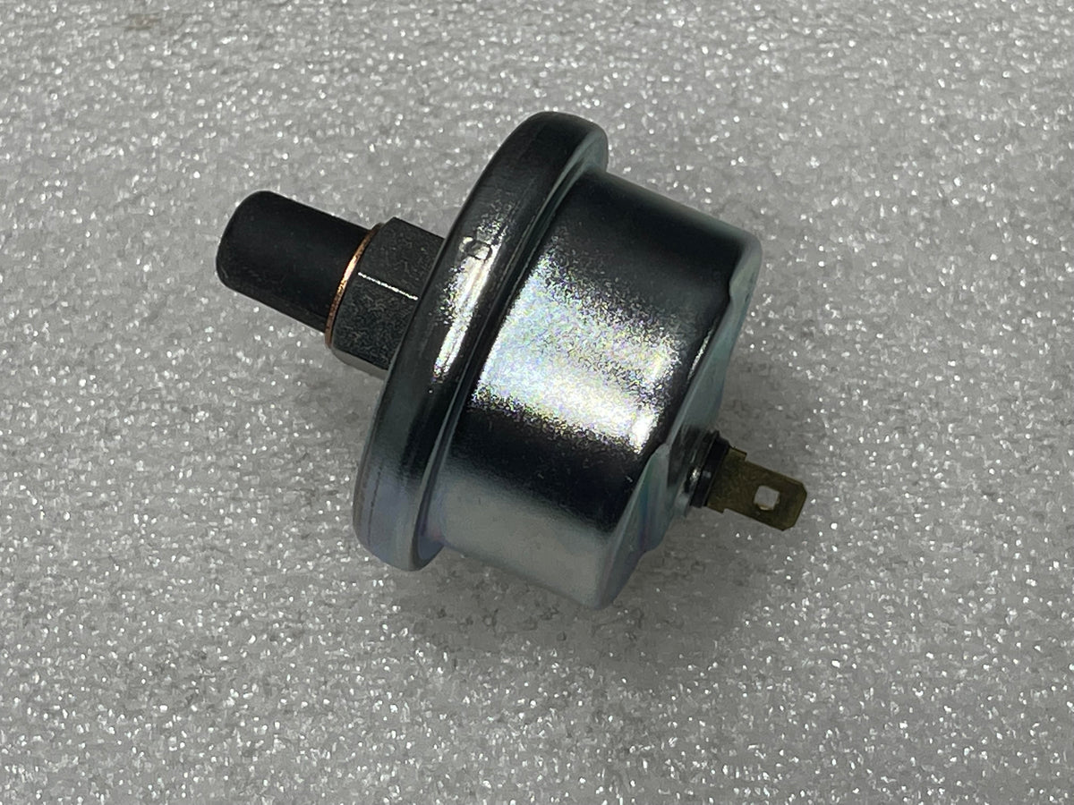 SENDER UNIT OIL GAUGE MGB 1968 > 1972 USA + MGC USA INCLUDES DELIVER MG Spare Parts