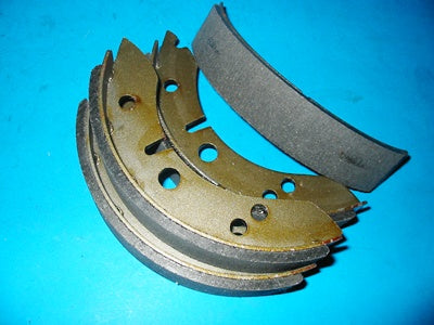 SET OF 4 - BRAKE SHOES SPRITE 948 REAR > 1962 - INCLUDES DELIVERY