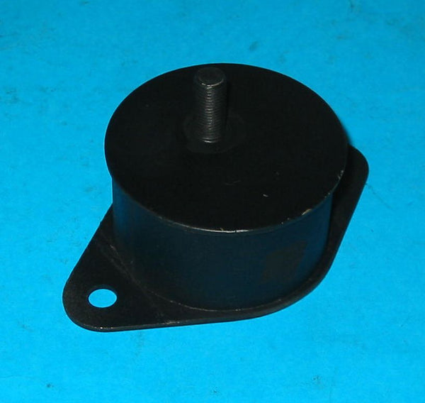 PAIR - ENGINE MOUNT FRONT MGB V8  - INCLUDES DELIVERY