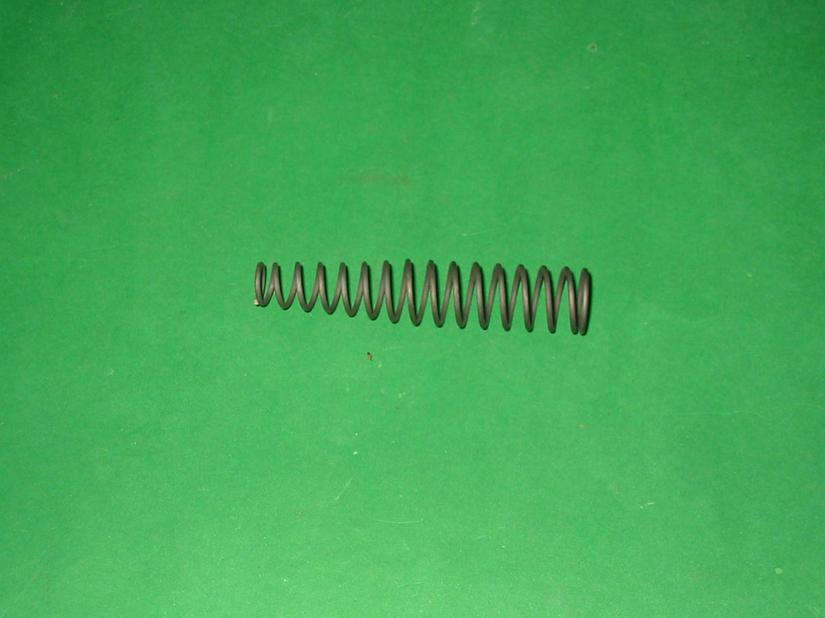 27H7751 CLUTCH MASTER CYLINDER RETURN SPRING MGB +V8 INCLUDES DELIVE