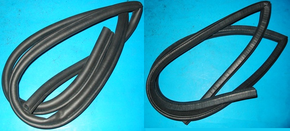 PAIR - QUATER WINDOW SEAL MGB GT RIGHT + LEFT HAND REAR BLACK PLASTIC - INCLUDES DELIVERY