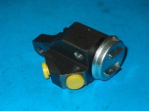 SET OF 4 - WHEEL CYLINDER ASSEMBLY LEFT + RIGHT HAND FRONT MGA1500 ZA ZB TRIUMPH TR2 TR3 BORG&BECK - INCLUDES DELIVERY